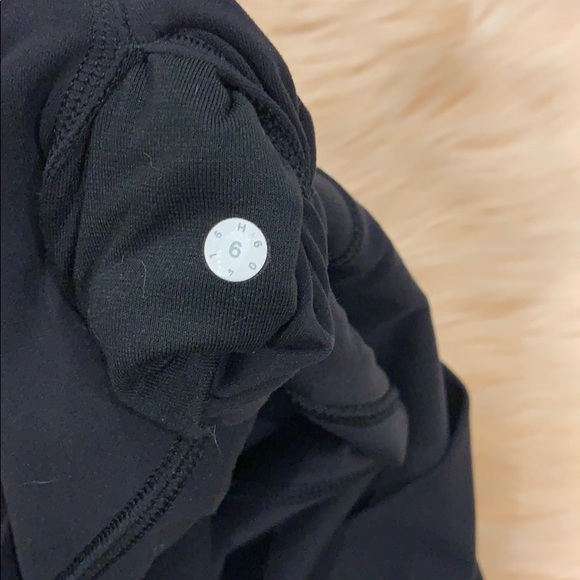 ⭐️ SOLD ⭐️ Lululemon Align Crop - Picture 4 of 7